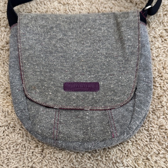 Timbuk2 Handbags - Timbuk2 Gray Tweed Small Crossbody Bag Purse Compact Messenger